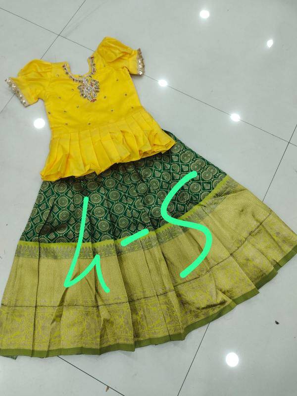 KiDS LEHENGA and GOWNS Kids clothing manufacturers